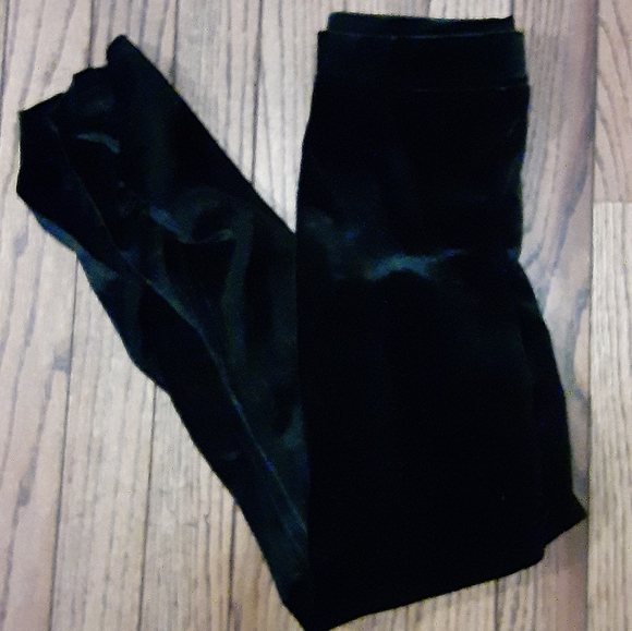 ⭐buy 2 get 1 free⭐Black velvety Disney "D-Signed" pants/leggings - Picture 5 of 8